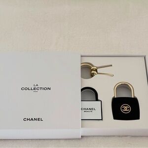 NIB CHANEL Black and Gold Padlock Set